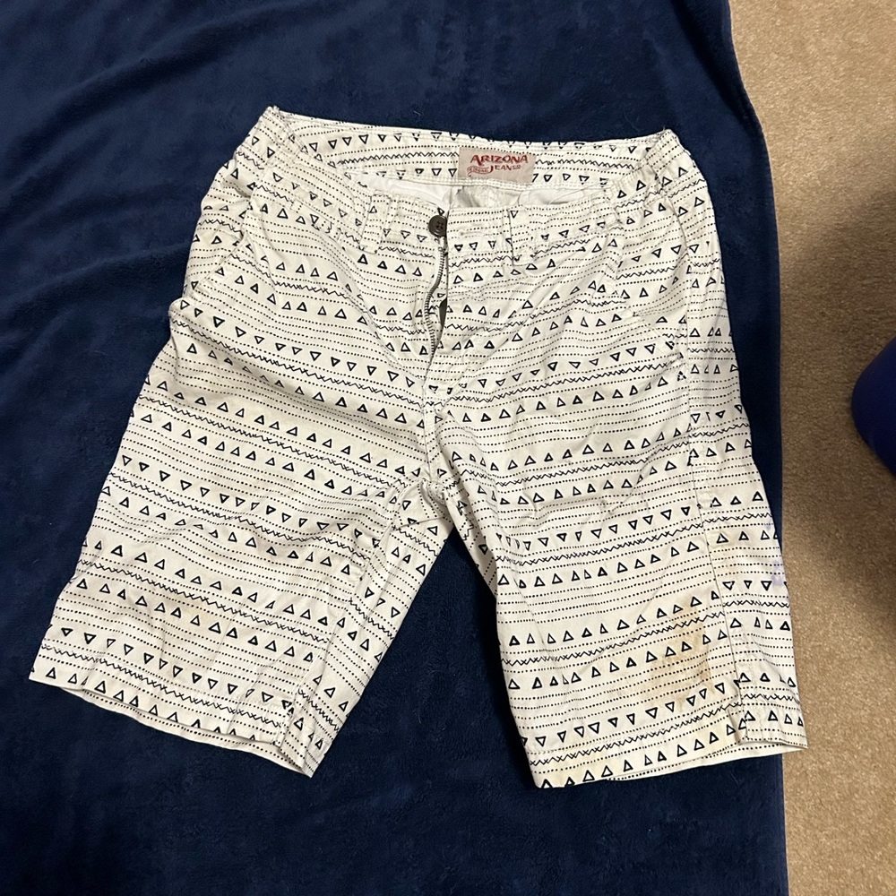 Arizona Shorts black and white